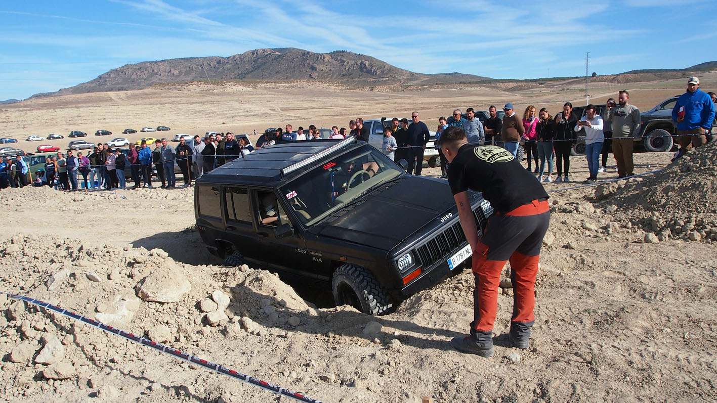 Jeep Cherokee en Ruta Solidaria Ciudad de Huéscar 2024.